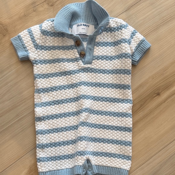 Old Navy Baby Romper in Blue and Cream Stripes 0-3months - Picture 1 of 4